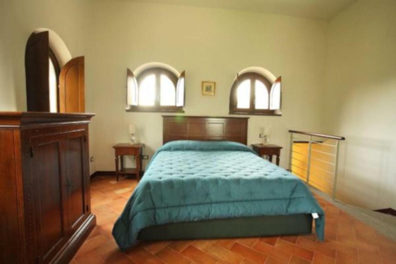 אפרטהוטל מונטפיאסקונה Antico Borgo La Commenda מראה חיצוני תמונה